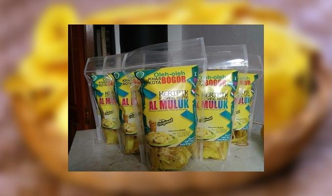Keripik Pisang Kepok, 1. Bolu Lapis Sangkuriang, 2. Roti Unyil Venus, 3. Ubi Bakar Cilembu, 4. Macaroni Panggang, 5. Kacang Bogor, 6. Brownies Bogor, 7. Bika Bogor, 8. Papapia, 9. Miss Pumpkin, 10. Asinan Bogor, 11. Risol Bogor, 12. Kue Cubit, 13. Bogor Raincake, 14. Talas, 15. Strudel Bogor, 16. Klappertaart, 17. Pie Talas, 18. Batik Bogor, 19. Kaos Unchal, 20. Mochibo, 21. Brownies pisang, 22. Keripik Talas, 23. Keripik Pisang Kepok, 24. Roti Muli, 25. Ambrosia, 26. Pie – Pia Apple Pie, 27. Brownies talas – Mr. BrownCo, 28. Souvenir Bunga Bangkai, 29. Lesung Keramik, 30. Ecodoe, 31. Wayang Bambu, 32. Wayang Golek, 33. Kujang, 34. Keripik Mbah Gugel
