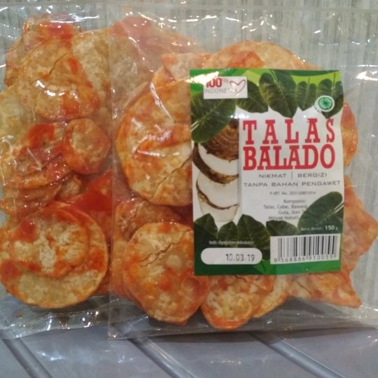 Keripik Talas, 1. Bolu Lapis Sangkuriang, 2. Roti Unyil Venus, 3. Ubi Bakar Cilembu, 4. Macaroni Panggang, 5. Kacang Bogor, 6. Brownies Bogor, 7. Bika Bogor, 8. Papapia, 9. Miss Pumpkin, 10. Asinan Bogor, 11. Risol Bogor, 12. Kue Cubit, 13. Bogor Raincake, 14. Talas, 15. Strudel Bogor, 16. Klappertaart, 17. Pie Talas, 18. Batik Bogor, 19. Kaos Unchal, 20. Mochibo, 21. Brownies pisang, 22. Keripik Talas, 23. Keripik Pisang Kepok, 24. Roti Muli, 25. Ambrosia, 26. Pie – Pia Apple Pie, 27. Brownies talas – Mr. BrownCo, 28. Souvenir Bunga Bangkai, 29. Lesung Keramik, 30. Ecodoe, 31. Wayang Bambu, 32. Wayang Golek, 33. Kujang, 34. Keripik Mbah Gugel