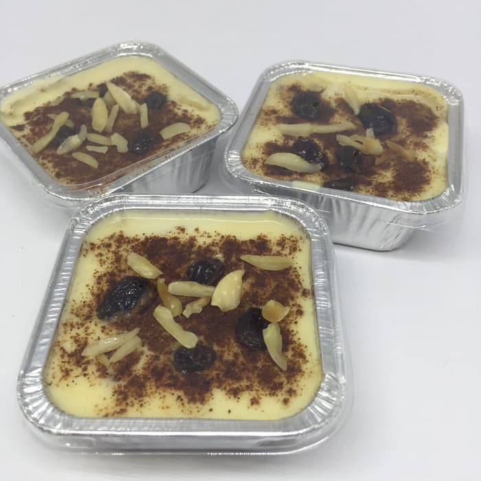 Klappertaart, 1. Bolu Lapis Sangkuriang, 2. Roti Unyil Venus, 3. Ubi Bakar Cilembu, 4. Macaroni Panggang, 5. Kacang Bogor, 6. Brownies Bogor, 7. Bika Bogor, 8. Papapia, 9. Miss Pumpkin, 10. Asinan Bogor, 11. Risol Bogor, 12. Kue Cubit, 13. Bogor Raincake, 14. Talas, 15. Strudel Bogor, 16. Klappertaart, 17. Pie Talas, 18. Batik Bogor, 19. Kaos Unchal, 20. Mochibo, 21. Brownies pisang, 22. Keripik Talas, 23. Keripik Pisang Kepok, 24. Roti Muli, 25. Ambrosia, 26. Pie – Pia Apple Pie, 27. Brownies talas – Mr. BrownCo, 28. Souvenir Bunga Bangkai, 29. Lesung Keramik, 30. Ecodoe, 31. Wayang Bambu, 32. Wayang Golek, 33. Kujang, 34. Keripik Mbah Gugel