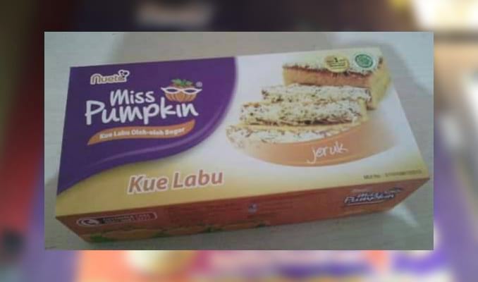 1. Bolu Lapis Sangkuriang, 2. Roti Unyil Venus, 3. Ubi Bakar Cilembu, 4. Macaroni Panggang, 5. Kacang Bogor, 6. Brownies Bogor, 7. Bika Bogor, 8. Papapia, 9. Miss Pumpkin, 10. Asinan Bogor, 11. Risol Bogor, 12. Kue Cubit, 13. Bogor Raincake, 14. Talas, 15. Strudel Bogor, 16. Klappertaart, 17. Pie Talas, 18. Batik Bogor, 19. Kaos Unchal, 20. Mochibo, 21. Brownies pisang, 22. Keripik Talas, 23. Keripik Pisang Kepok, 24. Roti Muli, 25. Ambrosia, 26. Pie – Pia Apple Pie, 27. Brownies talas – Mr. BrownCo, 28. Souvenir Bunga Bangkai, 29. Lesung Keramik, 30. Ecodoe, 31. Wayang Bambu, 32. Wayang Golek, 33. Kujang, 34. Keripik Mbah Gugel