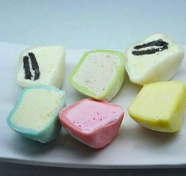 Mochi Es Krim via IG @kerambircukur, 1. Peuyeum Bandung, 2. Pisang Bollen Kartika Sari Bandung, 3. Primarasa : Picnic Roll, 4. Surabi Bandung, 5. Brownies Kukus Amanda Bandung, 6. Gepuk Nyonya Ong, 7. Brownies Prima Rasa, 8. Tahu Susu Bandung, 9. Keripik Maicih, 10. Bakso Goreng, 11. Rujak Cireng, 12. Seblak, 13. Cilok, 14. Oncom Raos, 15. Batagor Riri, 16. Kafetaria Pia 170, 17. Martabak Bandung, 18. Kopi Aroma, 19. Bandung Makuta, 20. Rujak Cireng, 21. Tempe Gila, 22. Kue Cubit, 23. Mochi Es Krim, 24. Wajit Cililin, 25. Yogurt Cisangkuy, 26. Es Cincau Kacang Merah, 27. Pevo Cake, 28. Bandung Kunafe, 29. Bandung Princess cake, 30. Bandung Kanaya, 31. Madinah cake, 32. Keripik Karuhun, 33. Bolu Bakar Tunggal, 34. Basreng Asin dan Pedas, 35. Es Goyobod, 36. Karedok, 37. Ulukuteuk Leunca, 38. Colenak, 39. Nasi Tutug Oncom, 40. Nasi Timbel, 41. Mie Kocok, 42. Bandros, 43. Cuanki, 44. Gehu Jeletot, 45. Keripik Moring