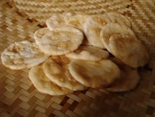 Opak Khas Ciamis, 1. Pindang Gunung Khas Ciamis, 2. Galendo Ciamis, 3. Mie Glosor Khas Ciamis, 4. Sale Pisang Ciamis, 5. Dendeng Sapi, 6. Gula Kelapa, 7. Abon Sapi, 8. Saroja Khas Ciamis, 9. Cocorot Makanan Tradisional Ciamis, 10. Kecimpring Ciamis, 11. Surabi khas Ciamis, 12. Gula Aren, 13. Opak Khas Ciamis, 14. Colok Gembrung, 15. Kue Tambang, 16. Bola-bola Susu