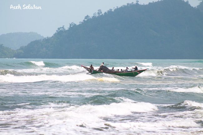 Pantai Ladang Tuha Pasieraja, 1. Arung Jeram di Sungai Alas, 2. Air Terjun Tingkat Tujuh, 3. Tapak Tuan Tapa, 4. Pantai Batee Putih, 5. Pantai Bidari Samadua, 6. Pantai Lhok Nibong, 7. Pantai Ujong Nibong, 8. Pantai Lhok Mamplam, 9. Pemandian Air Dingin, 10. Air Terjun Dingin, 10. Pemandian Panjupian, 11. Talago Batu, 12. Sungai Lawe Melang, 13. Batu Putri Batupang, 14. Pulau Dua Bakongan, 15. Bukit Puncak Gemilang, 16. Batu Berlayar, 17. Pantai Lhok Rukam, 18. Pantai Seurudong, 19. Pantai Seubadeh, 20. Air Terjun Tangga Seribu, 21. Pantai Pasir Putih, 22. Pantai Batu Hitam, 23. Pemandian Putri Naga, 24. Jambo Hatta, 25. Masjid Istiqamah Tapak Tuan, 26. Tapak Tuan Taman Pala, 28. Wisata Edukasi Penyu Belimbing, 29. Pantai Cemara Ujung Batu Pasieraja, 30. Pantai Ladang Tuha Pasieraja, 31. Danau Laut Bangko, 32. Air Terjun Air Pinang, 33. Air Terjun Telago Batu Mersak, 34. Pantai Batee Puteh, 35. Pantai Bakongan Timur