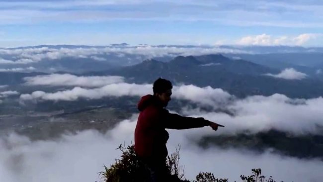 Puncak Burni Telong via Youtube, 1. Kolam Air Panas Simpang Balik, 2. Monumen Radio Rimba Raya , 3. Air Terjun Tansaran Bidin , 4. Air Terjun Reje Ilang, 5. Air Terjun Bintang Musara , 6. Makam Datu Beru , 7. Arung Jeram Samar Kilang , 8. Puncak Burni Telong , 9. Danau Lut Kucak , 10. Air Panas Bandar Lampahan , 11. Mendaki Gunung Geureudong , 12. Jembatan Kala Semayon , 12. Festival Panen Kopi Bener Meriah , 13. Wih Ni Kulus , 14. Lembah Pentago , 15. Pacuan Kuda Tradisional