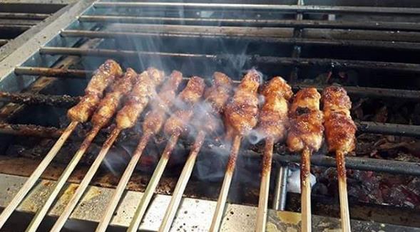 Sate Ayam Bumi Nini via IG @achielsebastian, 1. Roti Manis Tan Keng Cu, 2. Laksa Cianjur, 3. Mie Ayam Mang Memed, 5. Sate Ayam Bumi Nini, 6. Kentang Stik, 7. Asinan dan Manisan Buah, 8. Batagor Cianjur, 9. Tauco, 10. Moci, 11. Roti Popon, 12. Bubur Cianjur, 13. Nasi Pepes khas Cianjur, 14. Sate Maranggi, 15. Keripik Singkong, 16. Bandrek khas Cianjur, 17. Tauco Cookies, 18. Pesmol Kembung, 19. Ikan Bakar khas Cianjur, 20. Sambel Hejo, 21. Beras Pandanwangi, 22. Marici Putumayang, 23. Rogan Sop, 24.  Bakso Balungan Cianjur