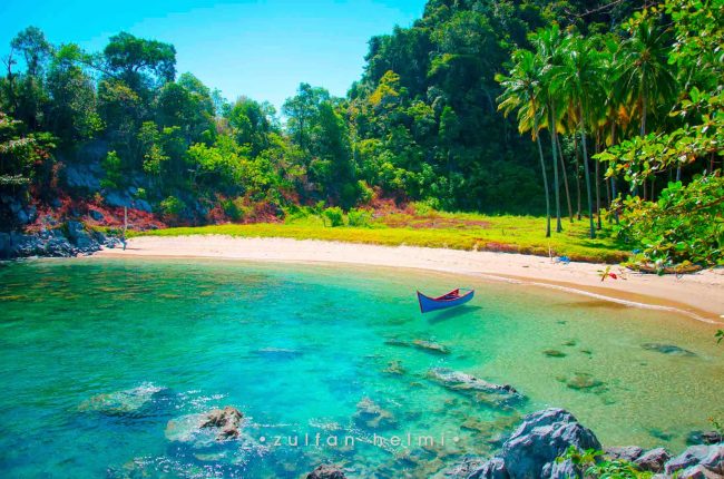 Teluk Jantang Foto Julfan Helmi, 1. Wahana Impian Malaka 69, 2. Taman Rusa Aceh Besar, 3. Jantho Panorama Park, 4. Pantai Lhokseudu, 5. Pantai Babah Dua, 6. Pantai Lampuuk, 7. Pantai Ujong Batee, 8. Air Terjun Suhom, 9. Air Terjun Kuta Malaka, 10. Air Terjun Peukan Biluy, 11. Taman Hutan Raya Pocut Meurah Intan, 12. Waduk Keuliling, 13. Pantai Lhoknga, 14. Teluk Jantang, 15. Bukit Gundul Semeuregui, 16. Lhok Seudu, 17. Pucok Krueng, 18. Wisata Sungai Brayeung, 19. Benteng Inong Balee, 20. Bukit Lamreh, 21. Pasir Putih, 22. Mon Ceunong, 23. Pemandian Air Panas “Ie Seueum”, 24. Kolam Mata Ie, 25. Taman Wisata Burung Dara, 26. Ilalang Park, 27. Lhok Mata Ie Ujong Pancu, 28. Air Terjun Elnaja, 29. Pantai Lambaro, 30. Rumah Cut Nyak Dhien, 31. Pantai Penyu, 32. Kebun Kurma Barbate, 33. Gunung Seulawah, 34. Pusat Latihan Gajah, 35. Pantai Lhok Mee
