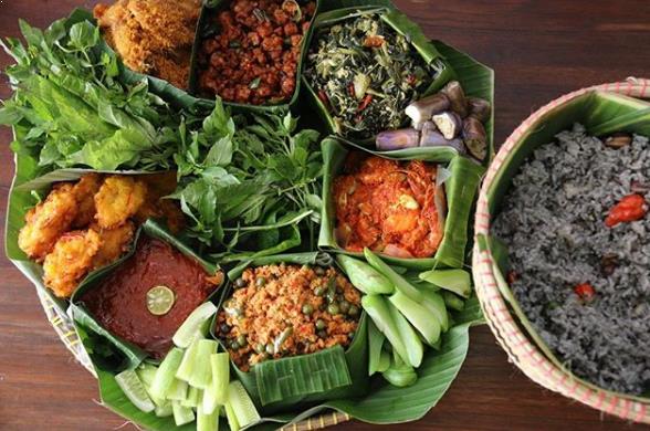 Ulukuteuk Leunca via IG @butiktmpeng, 1. Peuyeum Bandung, 2. Pisang Bollen Kartika Sari Bandung, 3. Primarasa : Picnic Roll, 4. Surabi Bandung, 5. Brownies Kukus Amanda Bandung, 6. Gepuk Nyonya Ong, 7. Brownies Prima Rasa, 8. Tahu Susu Bandung, 9. Keripik Maicih, 10. Bakso Goreng, 11. Rujak Cireng, 12. Seblak, 13. Cilok, 14. Oncom Raos, 15. Batagor Riri, 16. Kafetaria Pia 170, 17. Martabak Bandung, 18. Kopi Aroma, 19. Bandung Makuta, 20. Rujak Cireng, 21. Tempe Gila, 22. Kue Cubit, 23. Mochi Es Krim, 24. Wajit Cililin, 25. Yogurt Cisangkuy, 26. Es Cincau Kacang Merah, 27. Pevo Cake, 28. Bandung Kunafe, 29. Bandung Princess cake, 30. Bandung Kanaya, 31. Madinah cake, 32. Keripik Karuhun, 33. Bolu Bakar Tunggal, 34. Basreng Asin dan Pedas, 35. Es Goyobod, 36. Karedok, 37. Ulukuteuk Leunca, 38. Colenak, 39. Nasi Tutug Oncom, 40. Nasi Timbel, 41. Mie Kocok, 42. Bandros, 43. Cuanki, 44. Gehu Jeletot, 45. Keripik Moring