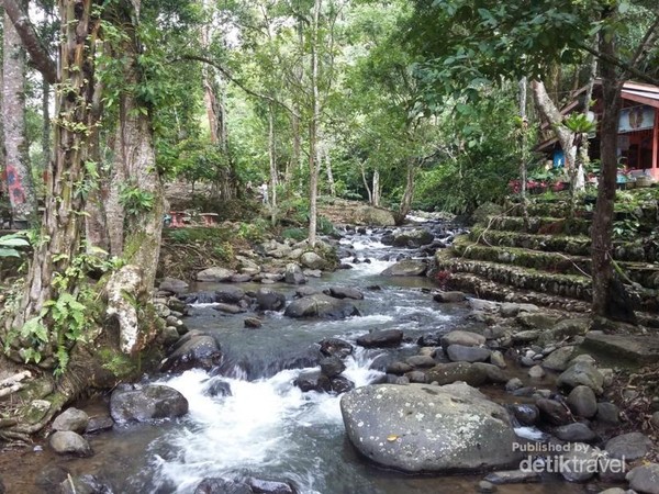 Wih Ni Kulus via Detik, 1. Kolam Air Panas Simpang Balik, 2. Monumen Radio Rimba Raya , 3. Air Terjun Tansaran Bidin , 4. Air Terjun Reje Ilang, 5. Air Terjun Bintang Musara , 6. Makam Datu Beru , 7. Arung Jeram Samar Kilang , 8. Puncak Burni Telong , 9. Danau Lut Kucak , 10. Air Panas Bandar Lampahan , 11. Mendaki Gunung Geureudong , 12. Jembatan Kala Semayon , 12. Festival Panen Kopi Bener Meriah , 13. Wih Ni Kulus , 14. Lembah Pentago , 15. Pacuan Kuda Tradisional
