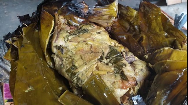 Bubuy Ayam Subang via Youtube, 1. Keripik Nanas, 2. Dodol Nanas, 3. Nanas Simadu Khas Subang, 4. Coklat Nanas Khas Subang, 5. Delipel, 6. D’Bubuy Ma’ Atik, 7. Ikan Lapan Crispy, 8. Tape Ketan atau Peuyeum Ketan, 9. Bubuy Ayam Subang, 10. Nasi Liwet, 11. Tutut Soding, 12. Oncom Dawuan Subang, 13. Pinadrink, 14. Kerupuk Miskin khas Subang, 15. Abon Jantung Pisang, 16. Gitrek Singkong, 17. Gepuk Daging, 18. Rambutan Kalijati, 19. Sirup Nanas, 20. Abon Ikan Nila, 21. Bolu Nanas Subang, 22. Beras Hitam, 23. Papais Cisaat