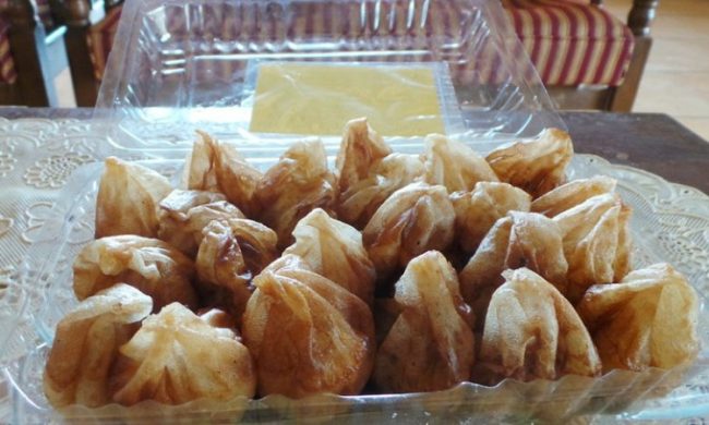 Burayot via Detik, 1. Dodol Picnic, 2. Batik Garut, 3. Dodol Warna – warni, 4. Baso Aci (bacil), 5. Nasi Liwet, 6. Surabi, 7. Es Goyobod, 9. Kue Balok Maranti, 10. Burayot, 11. Jeruk Garut, 12. Dodol Garut, 13. Dorokdok atau Kerupuk Kulit, 14. Chocodot, 15. Emplod , 16. Opak, 17. Rangginang, 18. Ladu, 19. Moring Garutan, 20. Comring Banjarwangi, 21. Wajit Cisompet, 22. Tumpeng Cikajang, 23. Keripik Kentang Cikajang, 24. Pindang ikan, 25. Ceprus, 26. Jaket Kulit, 27. Lada Hitam Negeri Mas, 28. Sambal Cibiuk, 29. Soto Ayam Garut