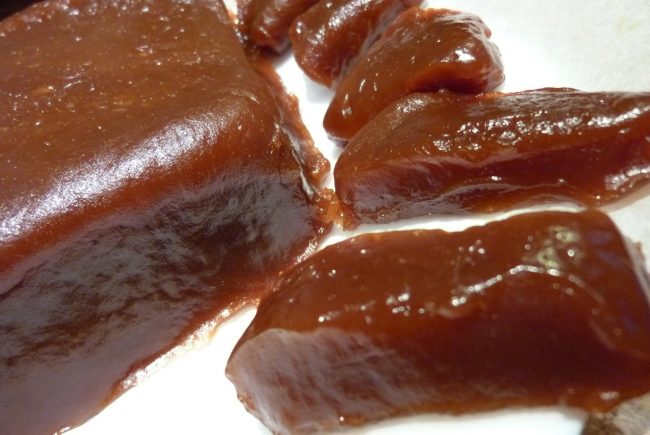 Dodol Gula Merah via budayaindonesia, 1. Buah Mangga, 2. Dodol Laragudig, 3. Sirup Mangga, 4. Keripik Buah Mangga, 5. Rumbah, 6. Burbacek, 8. Blengep Cotot, 9. Kerupuk Bonggol Pisang, 10. Geblog, 11. Karedok, 12. Pedesan Entok, 13. Dodol Pelem, 14. Wedang Sereh, 15. Cuwing, 16. Orog – orog, 17. Wajik, 18. Mie Ragit, 19. Bubur Gintir, 20. Cimplo, 21. Petis, 22. Lepet, 23. Dongkal, 24. Emping Melinjo, 25. Kerupuk Udang, 26. Terasi, 27. Kerupuk Kulit Ikan, 28. Keripik Tike, 29. Aneka Ikan Asin, 30. Ikan Asin Jambal Roti, 31. Dodol Gula Merah, 32. Dodol Lolos, 33. Serabi, 34. Glintir, 35. Ketan Tutu, 36. Jalabiya, 37. Kue Cikak, 38. Blencong, 39. Pindang Gombyang Manyung, 40. Kaos Kafka Indramayu, 41. Nagasari, 42. Nasi Lengko, 43. Blendung Jagung