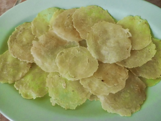 Emping Melinjo, 1.  Dodol Jambu Biji, 2. Dodol Belimbing Rasa Dewa, 3. Sirup Belimbing, 4. Jus Belimbing, 5. Jus Rumput Laut, 6. Biskuit Temma, 7. Nastar Belimbing, 8. Kopi Herbal, 9. Keripik Tempe, 10. Rujak Cireng, 11. Kaos Depok Indonesia, 12. Manisan Kolang-kaling Mamih, 13. PeChoc, 14. Emping Melinjo, 15. Jus lidah Buaya, 16. Buah Belimbing, 17. Selendang Mayang, 18. Selai Belimbing