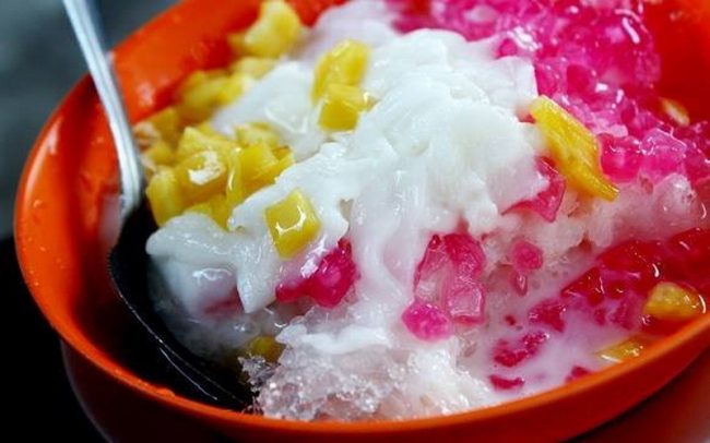 Es Goyobod, 1. Dodol Picnic, 2. Batik Garut, 3. Dodol Warna – warni, 4. Baso Aci (bacil), 5. Nasi Liwet, 6. Surabi, 7. Es Goyobod, 9. Kue Balok Maranti, 10. Burayot, 11. Jeruk Garut, 12. Dodol Garut, 13. Dorokdok atau Kerupuk Kulit, 14. Chocodot, 15. Emplod , 16. Opak, 17. Rangginang, 18. Ladu, 19. Moring Garutan, 20. Comring Banjarwangi, 21. Wajit Cisompet, 22. Tumpeng Cikajang, 23. Keripik Kentang Cikajang, 24. Pindang ikan, 25. Ceprus, 26. Jaket Kulit, 27. Lada Hitam Negeri Mas, 28. Sambal Cibiuk, 29. Soto Ayam Garut