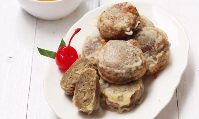 Gandasturi via Resepkoki, 1. Opak Ketan Rawagede, 2. Gegeplak Karawang, 3. Kue Ali Khas Karawang, 4. Kawista Madu, 5. Serabi Hijau, 6. Ikan Gabus Bumbu Pucung, 7. Soto Gempol, 8. Tahu Bambu, 9. Kue Gonjing, 10. Soto Sadang, 11. Soto Tangkar, 12. Nasi Liwet, 13. Ayam Goreng Sajolna, 14. Pepes Jambal, 15. Kerupuk Bontot, 16. Dodong Hideung, 17. Rengginang Ketan, 18. Bolu Kijing, 19. Jojongkong, 20. Gandasturi, 21. Kue Semprong, 22. Es Walikota, 23. Brownies Duren, 24. Telur Asin Bakar Batik, 25. Kue Lapis Tape, 26. Tahu Bumbu, 27. Pepes Walahar Khas Karawang