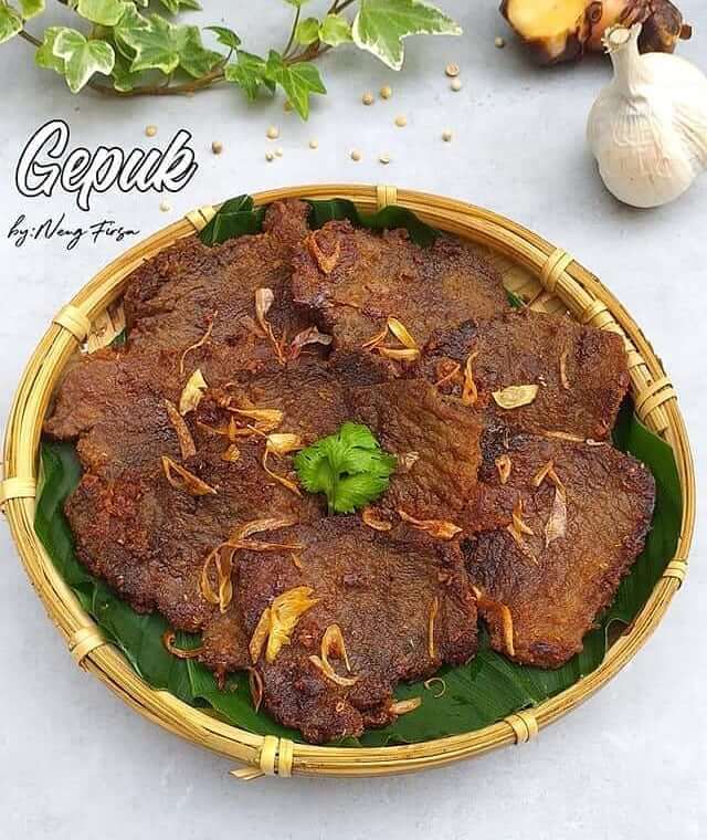 Gepuk Daging via IG @nengfirsa120, 1. Keripik Nanas, 2. Dodol Nanas, 3. Nanas Simadu Khas Subang, 4. Coklat Nanas Khas Subang, 5. Delipel, 6. D’Bubuy Ma’ Atik, 7. Ikan Lapan Crispy, 8. Tape Ketan atau Peuyeum Ketan, 9. Bubuy Ayam Subang, 10. Nasi Liwet, 11. Tutut Soding, 12. Oncom Dawuan Subang, 13. Pinadrink, 14. Kerupuk Miskin khas Subang, 15. Abon Jantung Pisang, 16. Gitrek Singkong, 17. Gepuk Daging, 18. Rambutan Kalijati, 19. Sirup Nanas, 20. Abon Ikan Nila, 21. Bolu Nanas Subang, 22. Beras Hitam, 23. Papais Cisaat