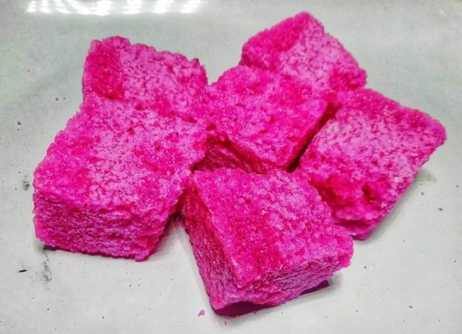 Gula Cakar Khas Majalengka via IG @trending.taofik, 1. Oncom Goreng Majalengka, 2. Kalua Jeruk, 3. Kecap Asli Majalengka, 4. Ampas Kecap, 5. Mangga Gedong Gincu Majalengka, 6. Gula Cakar Khas Majalengka, 7. Seblak Basah, 8. Nasi Lengko, 9. Lotek Khas Majalengka, 10. Tutut, 11. Pepes Jeroan, 12. Jalakotek Majalengka, 13. Surabi Oncom Majalengka, 14. Lumpia Basah, 15. Keripik Tempe khas Majalengka, 16. Durian, 17. Duwet (Jamblang) Majalengka, 18. Seroja Gurih, 19. Tekso, 20. Batik khas Majalengka