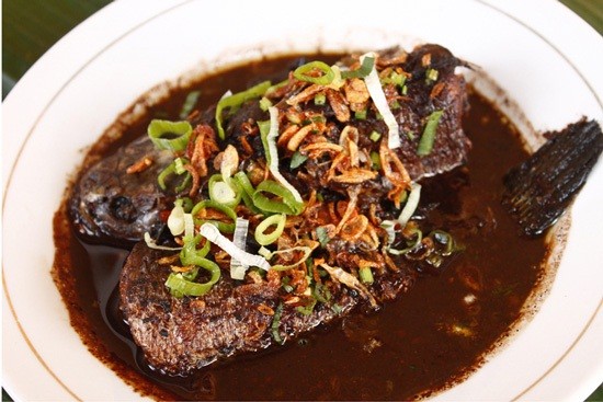 Ikan Gabus Bumbu Pucung, 1. Opak Ketan Rawagede, 2. Gegeplak Karawang, 3. Kue Ali Khas Karawang, 4. Kawista Madu, 5. Serabi Hijau, 6. Ikan Gabus Bumbu Pucung, 7. Soto Gempol, 8. Tahu Bambu, 9. Kue Gonjing, 10. Soto Sadang, 11. Soto Tangkar, 12. Nasi Liwet, 13. Ayam Goreng Sajolna, 14. Pepes Jambal, 15. Kerupuk Bontot, 16. Dodong Hideung, 17. Rengginang Ketan, 18. Bolu Kijing, 19. Jojongkong, 20. Gandasturi, 21. Kue Semprong, 22. Es Walikota, 23. Brownies Duren, 24. Telur Asin Bakar Batik, 25. Kue Lapis Tape, 26. Tahu Bumbu, 27. Pepes Walahar Khas Karawang