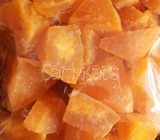 Kalua Jeruk via Tokopedia sari Raos, 1. Kue Aci, 3. Kalua Jeruk, 4. Batik Tasikmalaya, 5. Payung Geulis, 6. Kelom Geulis, 7. Kolontong, 8. Nasi Cikur, 9. Rengginang Oyek, 10. Bubur Ayam Haji Zaenal, 11. Soto Ayam Pataruman, 12. Sale Pisang, 13. Mie Bakso Laksana, 14. Keripik Sukun, 15. Kupat Tahu Tasikmalaya, 16. Martabak Ramayana, 17. Tahu Bulat, 18. Cilok Goang, 19. Pecel Oranye, 20. Mie Ayam Pelangi, 21. Pancake, 22. Opak, 23. Wajit, 24. Citruk, 25. Nasi TO Tasik, 26. Godeblag, 27. Noga Kacang, 28. Es Bojong, 29. Sate Maranggi, 30. Kemplang, 31. Sambal Goang, 32. Ulen, 1. Pusat Oleh-oleh dan cemilan Tasikmalaya Parakannyasang, 2. Simpang Lima, 3. Nesa Oleh-oleh Khas Tasik, 4. Sanggar Karya Cipta Rasa, 5. Sentral kerajinan batik