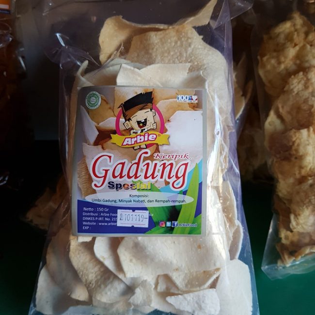 Keripik Gadung via Tokopedia, 1. Kopi Luwak Linggarjati, 2. Lepet Khas Kuningan, 3. Tahu Susu Tamiang Sari Kuningan, 4. Jeniper, 5. Batik Kuningan, 6. Jenisa, 7. Nasi Kasreng, 8. Kwecang Kuningan, 9. Golono, 10. Kue Satu Kuningan, 11. Peuyeum Ketan, 12. Hucap (tahu kecap Kuningan), 13. Keripik Gemblong atau Ketempling, 14. Tahu Lamping / Tahu Kopeci, 15. Keripik Gadung, 16. Papais Tradisional Khas kuningan, 17. Jawadah, 18. Opak Bakar, 19. Jasuke, 20. Rujak Kangkung