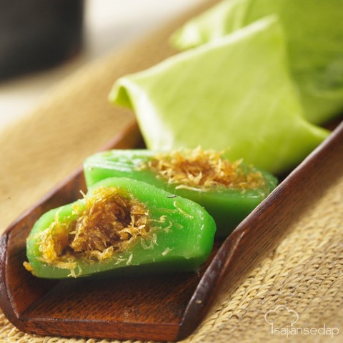 Koci vi Sajiansedap, 1. Buah Mangga, 2. Dodol Laragudig, 3. Sirup Mangga, 4. Keripik Buah Mangga, 5. Rumbah, 6. Burbacek, 8. Blengep Cotot, 9. Kerupuk Bonggol Pisang, 10. Geblog, 11. Karedok, 12. Pedesan Entok, 13. Dodol Pelem, 14. Wedang Sereh, 15. Cuwing, 16. Orog – orog, 17. Wajik, 18. Mie Ragit, 19. Bubur Gintir, 20. Cimplo, 21. Petis, 22. Lepet, 23. Dongkal, 24. Emping Melinjo, 25. Kerupuk Udang, 26. Terasi, 27. Kerupuk Kulit Ikan, 28. Keripik Tike, 29. Aneka Ikan Asin, 30. Ikan Asin Jambal Roti, 31. Dodol Gula Merah, 32. Dodol Lolos, 33. Serabi, 34. Glintir, 35. Ketan Tutu, 36. Jalabiya, 37. Kue Cikak, 38. Blencong, 39. Pindang Gombyang Manyung, 40. Kaos Kafka Indramayu, 41. Nagasari, 42. Nasi Lengko, 43. Blendung Jagung