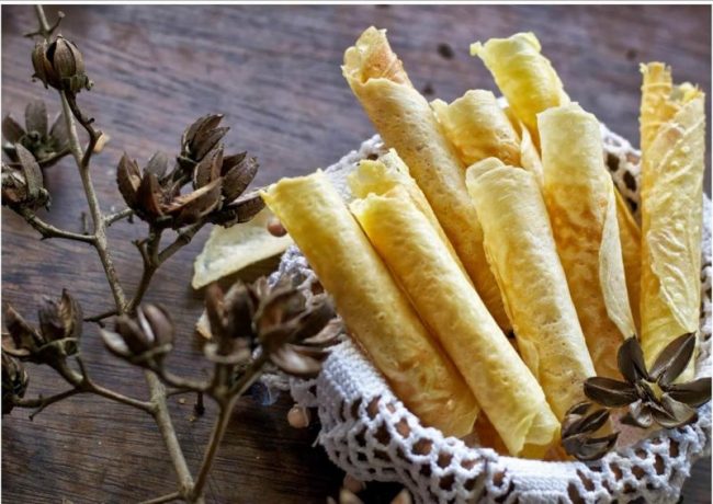 Kue Semprong via Kucingsemprong.blogspotcom, 1. Keripik Daun Singkong, 2. Kue Semprong, 3. Makanan Khas Sunda Di Ampera Cibabat, 4. Kuliner Kafe Kupu – kupu, 5. Ayam Bakar Sambal Cimahi, 6. Kue Balok, 7. Bakso Pak Trisno, 8. Peuyeum, 9. Pisang Bollen, 10. Tempe Gila, 11. Picnic Roll, 12. Surabi, 13. Ramen Teppan Cimahi, 14. Sale Pisang, 15. Oncom, 16. Batagor, 17. Tahu Susu, 18. Gepuk, 19. Batik Cimahi, 20. Onde Ketawa, 21. Dendeng Jantung Pisang (Denjapi), 22. Kerajinan Bambu, 23. Bandrek Babennagen, 24. Yogurt Cimahi