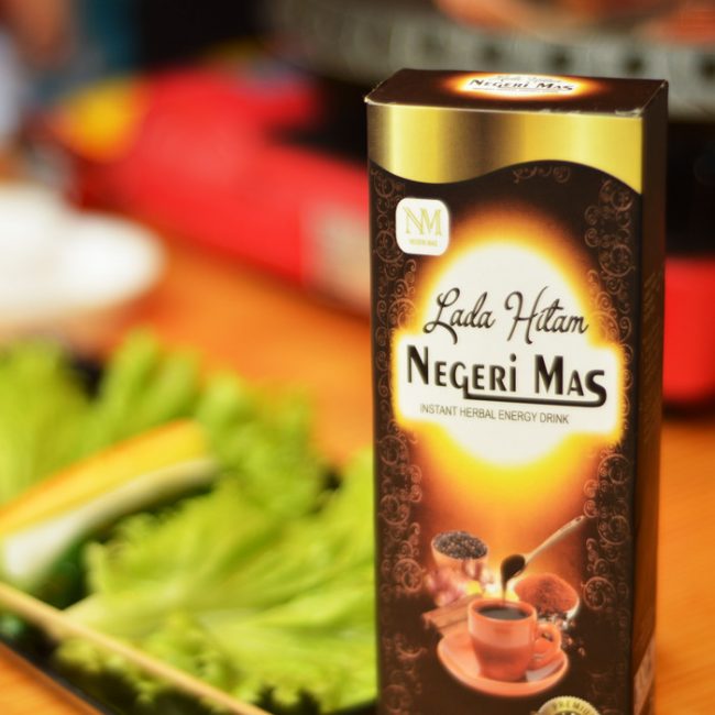 Lada Hitam Negeri Mas via Tokopedia, 1. Dodol Picnic, 2. Batik Garut, 3. Dodol Warna – warni, 4. Baso Aci (bacil), 5. Nasi Liwet, 6. Surabi, 7. Es Goyobod, 9. Kue Balok Maranti, 10. Burayot, 11. Jeruk Garut, 12. Dodol Garut, 13. Dorokdok atau Kerupuk Kulit, 14. Chocodot, 15. Emplod , 16. Opak, 17. Rangginang, 18. Ladu, 19. Moring Garutan, 20. Comring Banjarwangi, 21. Wajit Cisompet, 22. Tumpeng Cikajang, 23. Keripik Kentang Cikajang, 24. Pindang ikan, 25. Ceprus, 26. Jaket Kulit, 27. Lada Hitam Negeri Mas, 28. Sambal Cibiuk, 29. Soto Ayam Garut