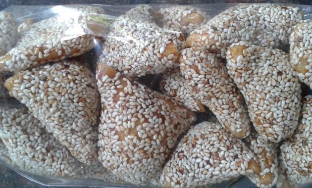 Manco khas Blora, 1. Batik Blora, 2. Baju Kaos Samin, 3. Kue Gendu, 4. Ungker Khas Blora, 5. Egg Roll, 6. Abon Lele, 7. Souvenir Barongan, 8. Gembol Jati, 9. Sate Jagal Khas Blora, 10. Lontong Tahu & Lontong Sayur, 11. Sate Kambing khas Blora, 12. Sate Daging Sapi khas Blora, 13. Sego Kobong, 14. Soto Klethuk, 15. Pecel Pincuk, 16. Tape Sugihan, 17. Es Jati, 18. Opor Ayam Jawa, 19. Jajanan Dumbeg, 20. Manco khas Blora, 21. Wedang Cemohe, 22. Peli Kipu, 23. Asem – asem Ayam
