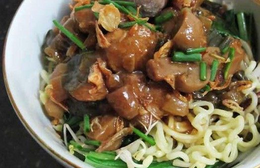 Mie Ayam OSIS Kenanga, 1. Rangicok, 2. Mih Iteng, Mie Lidi khas Banjar, 3. Galendo dan Sale Pisang, 4. Kacang Umpet, 5. Bakso Gawier, 6. Sambal Khas Banjar, 7. Mie Bebek dan Nasi Bakar, 8. Nasi Timbel, 9. Kupat Tahu Pak Ujang, 10. Bakso M Penjol, 11. Goreng Manuk, 12. Mie Ayam OSIS Kenanga, 13. Bakso Sari Rasa H. Ayo Sunaryo, 14. Pepes Lubang, 15. Pepes Ikan, 16. Mie Ayam Bakso Mang Endut, Cisaga