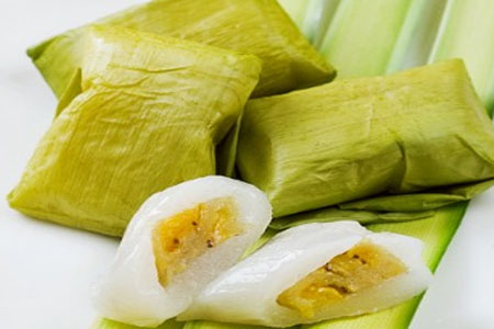 Nagasari via Budayaindonesia, 1. Buah Mangga, 2. Dodol Laragudig, 3. Sirup Mangga, 4. Keripik Buah Mangga, 5. Rumbah, 6. Burbacek, 8. Blengep Cotot, 9. Kerupuk Bonggol Pisang, 10. Geblog, 11. Karedok, 12. Pedesan Entok, 13. Dodol Pelem, 14. Wedang Sereh, 15. Cuwing, 16. Orog – orog, 17. Wajik, 18. Mie Ragit, 19. Bubur Gintir, 20. Cimplo, 21. Petis, 22. Lepet, 23. Dongkal, 24. Emping Melinjo, 25. Kerupuk Udang, 26. Terasi, 27. Kerupuk Kulit Ikan, 28. Keripik Tike, 29. Aneka Ikan Asin, 30. Ikan Asin Jambal Roti, 31. Dodol Gula Merah, 32. Dodol Lolos, 33. Serabi, 34. Glintir, 35. Ketan Tutu, 36. Jalabiya, 37. Kue Cikak, 38. Blencong, 39. Pindang Gombyang Manyung, 40. Kaos Kafka Indramayu, 41. Nagasari, 42. Nasi Lengko, 43. Blendung Jagung