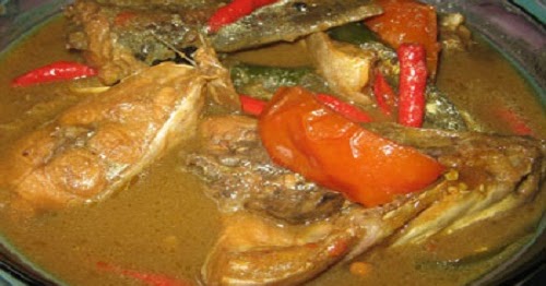 Pindang ikan, 1. Dodol Picnic, 2. Batik Garut, 3. Dodol Warna – warni, 4. Baso Aci (bacil), 5. Nasi Liwet, 6. Surabi, 7. Es Goyobod, 9. Kue Balok Maranti, 10. Burayot, 11. Jeruk Garut, 12. Dodol Garut, 13. Dorokdok atau Kerupuk Kulit, 14. Chocodot, 15. Emplod , 16. Opak, 17. Rangginang, 18. Ladu, 19. Moring Garutan, 20. Comring Banjarwangi, 21. Wajit Cisompet, 22. Tumpeng Cikajang, 23. Keripik Kentang Cikajang, 24. Pindang ikan, 25. Ceprus, 26. Jaket Kulit, 27. Lada Hitam Negeri Mas, 28. Sambal Cibiuk, 29. Soto Ayam Garut