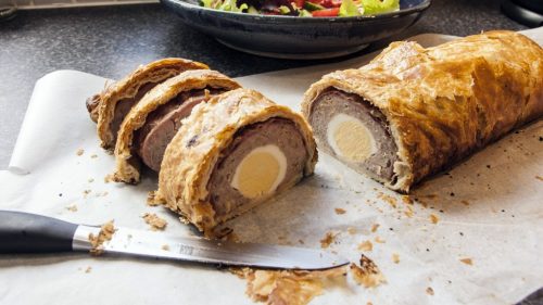 Picnic Roll, 1. Keripik Daun Singkong, 2. Kue Semprong, 3. Makanan Khas Sunda Di Ampera Cibabat, 4. Kuliner Kafe Kupu – kupu, 5. Ayam Bakar Sambal Cimahi, 6. Kue Balok, 7. Bakso Pak Trisno, 8. Peuyeum, 9. Pisang Bollen, 10. Tempe Gila, 11. Picnic Roll, 12. Surabi, 13. Ramen Teppan Cimahi, 14. Sale Pisang, 15. Oncom, 16. Batagor, 17. Tahu Susu, 18. Gepuk, 19. Batik Cimahi, 20. Onde Ketawa, 21. Dendeng Jantung Pisang (Denjapi), 22. Kerajinan Bambu, 23. Bandrek Babennagen, 24. Yogurt Cimahi