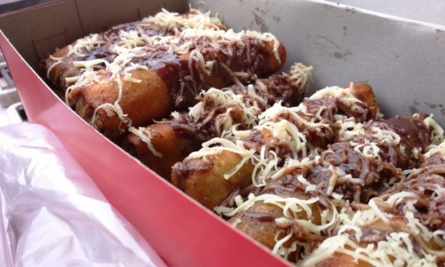 Pisang Coklat Cakra via Abowlofclover, 1. Kue Mochi Lampion, 2. Bandros Mang Ata, 3. Tutug Oncom, 5. Roti Priangan, 6. Nasi Uduk Ungu, 7. Bolu Pisang, 8. Surabi khas Sukabumi, 9. Sekoteng Singapore, 10. Bubur Ayam, 11. Coklat Unaichoco, 12. Mie Bakso Super H Achmad Sudja’i, 13. Bubur Ayam Bu Nut, 14. Mie Goreng, 16. Wedang Ronde, 17. Leor Daging, 18. Nasi Hijau, 19. Kue Jahe, 20. Sagon Bakar, 21. Pepes Ikan, 22. Pisang Coklat Cakra, 23. Ciuk, 24. Deblo, 25. Sate Aci, 26. Kuliner Odeon, 27. Teci, 28. Japlak, 29. Aneka Kerajinan Batu, 30. Kerajinan Bambu, 31. Aneka Kerajinan Tanduk