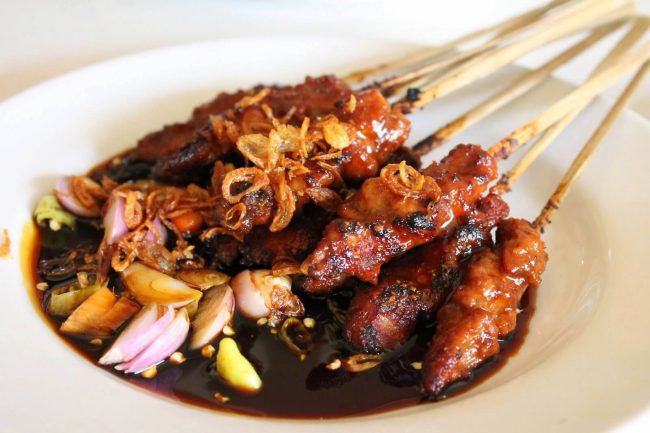 Sate Daging Sapi khas Blora, 1. Batik Blora, 2. Baju Kaos Samin, 3. Kue Gendu, 4. Ungker Khas Blora, 5. Egg Roll, 6. Abon Lele, 7. Souvenir Barongan, 8. Gembol Jati, 9. Sate Jagal Khas Blora, 10. Lontong Tahu & Lontong Sayur, 11. Sate Kambing khas Blora, 12. Sate Daging Sapi khas Blora, 13. Sego Kobong, 14. Soto Klethuk, 15. Pecel Pincuk, 16. Tape Sugihan, 17. Es Jati, 18. Opor Ayam Jawa, 19. Jajanan Dumbeg, 20. Manco khas Blora, 21. Wedang Cemohe, 22. Peli Kipu, 23. Asem – asem Ayam