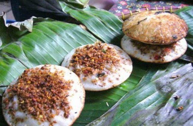 Surabi, 1. Dodol Picnic, 2. Batik Garut, 3. Dodol Warna – warni, 4. Baso Aci (bacil), 5. Nasi Liwet, 6. Surabi, 7. Es Goyobod, 9. Kue Balok Maranti, 10. Burayot, 11. Jeruk Garut, 12. Dodol Garut, 13. Dorokdok atau Kerupuk Kulit, 14. Chocodot, 15. Emplod , 16. Opak, 17. Rangginang, 18. Ladu, 19. Moring Garutan, 20. Comring Banjarwangi, 21. Wajit Cisompet, 22. Tumpeng Cikajang, 23. Keripik Kentang Cikajang, 24. Pindang ikan, 25. Ceprus, 26. Jaket Kulit, 27. Lada Hitam Negeri Mas, 28. Sambal Cibiuk, 29. Soto Ayam Garut