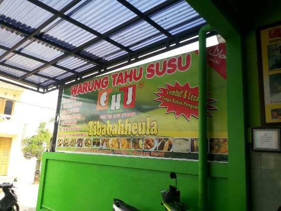 Tahu Susu via Tripadvisor, 1. Keripik Daun Singkong, 2. Kue Semprong, 3. Makanan Khas Sunda Di Ampera Cibabat, 4. Kuliner Kafe Kupu – kupu, 5. Ayam Bakar Sambal Cimahi, 6. Kue Balok, 7. Bakso Pak Trisno, 8. Peuyeum, 9. Pisang Bollen, 10. Tempe Gila, 11. Picnic Roll, 12. Surabi, 13. Ramen Teppan Cimahi, 14. Sale Pisang, 15. Oncom, 16. Batagor, 17. Tahu Susu, 18. Gepuk, 19. Batik Cimahi, 20. Onde Ketawa, 21. Dendeng Jantung Pisang (Denjapi), 22. Kerajinan Bambu, 23. Bandrek Babennagen, 24. Yogurt Cimahi