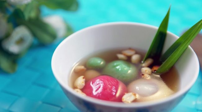 Wedang Ronde, 1. Kue Mochi Lampion, 2. Bandros Mang Ata, 3. Tutug Oncom, 5. Roti Priangan, 6. Nasi Uduk Ungu, 7. Bolu Pisang, 8. Surabi khas Sukabumi, 9. Sekoteng Singapore, 10. Bubur Ayam, 11. Coklat Unaichoco, 12. Mie Bakso Super H Achmad Sudja’i, 13. Bubur Ayam Bu Nut, 14. Mie Goreng, 16. Wedang Ronde, 17. Leor Daging, 18. Nasi Hijau, 19. Kue Jahe, 20. Sagon Bakar, 21. Pepes Ikan, 22. Pisang Coklat Cakra, 23. Ciuk, 24. Deblo, 25. Sate Aci, 26. Kuliner Odeon, 27. Teci, 28. Japlak, 29. Aneka Kerajinan Batu, 30. Kerajinan Bambu, 31. Aneka Kerajinan Tanduk