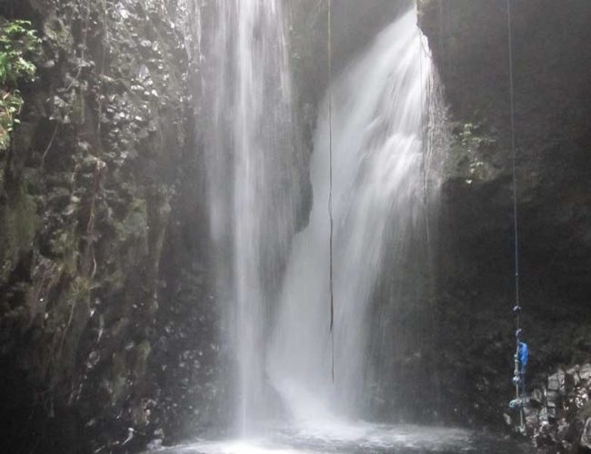 Air Terjun Carat Kecil via Wisatabali2010, 1. Air Terjun Lembah Jian, 2. Air Terjun Bertingkat Gitgit, 3. Air Panas Banjar, 4. Air Terjun Mekalongan, 5. Air Terjun Lemukih, 6. Air Terjun yeh Mampeh, 7. Air Terjun Melanting, 8. Air Terjun Munduk, 9. Air Terjun Banyumala, 10. Air Terjun Tembok Barak, 11. Air Terjun Aling – Aling, 12. Air Terjun Jambangan, 13. Air Terjun Sekumpul, 14. Air Terjun Carat Kecil, 15. Air Terjun Carat Besar, 16. Bali Handara Kosaido, 17. Air Terjun Kroya, 18. Air Terjun Yeh Salem, 19. Air Terjun Jembong, 20. Air Terjun Wana Ayu, 21. Air Terjun Tinggarsari, 22. Air Terjun Pucak Manik, 23. Air Terjun Sing – Sing, 24. Air Terjun Colek Pamor, 25. Air Terjun Ceburan, 26. Air Terjun Pucuk, 27. Air Terjun Kembar Sambangan, 28. Air Terjun Cemara, 29. Air Terjun Canging, 30. Air Terjun Dedari, 31. Air Terjun Fiji, 32. Air Terjun Bengbengan, 33. Air Terjun Amer Pakisan, 34. Air Terjun Yeh Bayah, 35. Pantai Batu Sungu, 36. Pantai Penuktukan, 37. Pantai Umeanyar, 38. Pantai Penimbangan, 39. Pantai Banyuwedang, 40. Air Panas Banyuwedang, 41. Pantai Gondol, 42. Pantai Pemuteran, 43. Pantai Goris Pejarakan, 44. Pantai Kerobokan, 45. Pantai Lovina, 46. Pantai Batu Ampar Pejarakan, 47. Vihara Buddha Banjar, 48. Pemandian Air Sanih, 49. Taman Nasional Bali Barat, 50. Ex Pelabuhan Buleleng, 51. Danau Buyan, 52. Danau Tamblingan, 53. Ayunan dan Anjungan Wanagiri, 54. Wisata Desa Kuno Sembiran, 55. Pemandangan Sekitar Pura Bukit Pucak Sakti, 56. Wisata Desa Julah, 57. Situs Batu Gambir Upit, 58. Gedong Kirtya, 59. Pantai Celagi Bantes, 60. Pura Ponjok Batu, 61. Museum Buleleng, 62. Rumah Pohon Temega, 63. Desa Wisata Bulian, 64. Krisna Fantastic Land, 65. Pasar Anyar, 66. Pulau Menjangan, 67. Budidaya Mutiara Penyambangan, 68. Pura Dalem Segara Madu, 69. Pura Beji Sangsit, 70. Bukit Batu Kursi, 71. Pulau Putih, 72. Desa Wisata Sidetapa, 73. Desa Wisata Cempage, 74. Kubu Hobbit Pedawa, 75. Menara Bambu Tigawasa, 76. Pantai Sanggalangit, 77. Pantai Pacung, 78. Wisata Selfie Madenan, 79. Air Terjun Bertingkat Silangjana, 80. Pantai Tukad Puyung Bukti, 81. Pantai Anturan, 82. Pemandian Mumbul Anturan, 83. Bendungan Tirab Ularan, 84. Bendungan Gerogak, 85. Terasering Busungbiu, 86. Desa Wisata Bebetin, 87. Air Terjun Seseran, 88. Desa Wisata Kaliasem, 89. Bukit Teletubbies Kubutambahan, 90. Agrowisata Sepang, 91. Desa Wisata Subuk, 92. Air Terjun Umejero, 93. Agrowisata Umejero, 94. Taman Kota Singaraja, 95. Agrowisata Anggur Banyupoh, 96. Pura Pulaki, 97. Pantai Pulaki, 98. Pelabuhan Celukan Bawang, 99. Pantai Sangsit