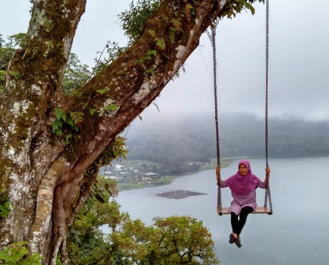 Ayunan Danau Buyan_tamblingan_bali, 1. Air Terjun Lembah Jian, 2. Air Terjun Bertingkat Gitgit, 3. Air Panas Banjar, 4. Air Terjun Mekalongan, 5. Air Terjun Lemukih, 6. Air Terjun yeh Mampeh, 7. Air Terjun Melanting, 8. Air Terjun Munduk, 9. Air Terjun Banyumala, 10. Air Terjun Tembok Barak, 11. Air Terjun Aling – Aling, 12. Air Terjun Jambangan, 13. Air Terjun Sekumpul, 14. Air Terjun Carat Kecil, 15. Air Terjun Carat Besar, 16. Bali Handara Kosaido, 17. Air Terjun Kroya, 18. Air Terjun Yeh Salem, 19. Air Terjun Jembong, 20. Air Terjun Wana Ayu, 21. Air Terjun Tinggarsari, 22. Air Terjun Pucak Manik, 23. Air Terjun Sing – Sing, 24. Air Terjun Colek Pamor, 25. Air Terjun Ceburan, 26. Air Terjun Pucuk, 27. Air Terjun Kembar Sambangan, 28. Air Terjun Cemara, 29. Air Terjun Canging, 30. Air Terjun Dedari, 31. Air Terjun Fiji, 32. Air Terjun Bengbengan, 33. Air Terjun Amer Pakisan, 34. Air Terjun Yeh Bayah, 35. Pantai Batu Sungu, 36. Pantai Penuktukan, 37. Pantai Umeanyar, 38. Pantai Penimbangan, 39. Pantai Banyuwedang, 40. Air Panas Banyuwedang, 41. Pantai Gondol, 42. Pantai Pemuteran, 43. Pantai Goris Pejarakan, 44. Pantai Kerobokan, 45. Pantai Lovina, 46. Pantai Batu Ampar Pejarakan, 47. Vihara Buddha Banjar, 48. Pemandian Air Sanih, 49. Taman Nasional Bali Barat, 50. Ex Pelabuhan Buleleng, 51. Danau Buyan, 52. Danau Tamblingan, 53. Ayunan dan Anjungan Wanagiri, 54. Wisata Desa Kuno Sembiran, 55. Pemandangan Sekitar Pura Bukit Pucak Sakti, 56. Wisata Desa Julah, 57. Situs Batu Gambir Upit, 58. Gedong Kirtya, 59. Pantai Celagi Bantes, 60. Pura Ponjok Batu, 61. Museum Buleleng, 62. Rumah Pohon Temega, 63. Desa Wisata Bulian, 64. Krisna Fantastic Land, 65. Pasar Anyar, 66. Pulau Menjangan, 67. Budidaya Mutiara Penyambangan, 68. Pura Dalem Segara Madu, 69. Pura Beji Sangsit, 70. Bukit Batu Kursi, 71. Pulau Putih, 72. Desa Wisata Sidetapa, 73. Desa Wisata Cempage, 74. Kubu Hobbit Pedawa, 75. Menara Bambu Tigawasa, 76. Pantai Sanggalangit, 77. Pantai Pacung, 78. Wisata Selfie Madenan, 79. Air Terjun Bertingkat Silangjana, 80. Pantai Tukad Puyung Bukti, 81. Pantai Anturan, 82. Pemandian Mumbul Anturan, 83. Bendungan Tirab Ularan, 84. Bendungan Gerogak, 85. Terasering Busungbiu, 86. Desa Wisata Bebetin, 87. Air Terjun Seseran, 88. Desa Wisata Kaliasem, 89. Bukit Teletubbies Kubutambahan, 90. Agrowisata Sepang, 91. Desa Wisata Subuk, 92. Air Terjun Umejero, 93. Agrowisata Umejero, 94. Taman Kota Singaraja, 95. Agrowisata Anggur Banyupoh, 96. Pura Pulaki, 97. Pantai Pulaki, 98. Pelabuhan Celukan Bawang, 99. Pantai Sangsit