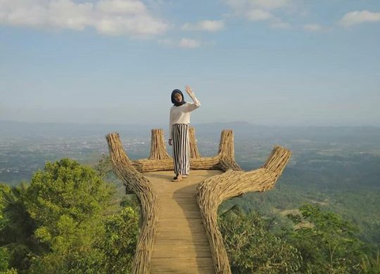 Bukit Agaran via Dinaprei.blogspotcom, 1. Objek Wisata Terkenal Baturaden di Purwokerto, 2. Tempat Wisata Alam Curug Gede di Purwokerto, 3. Objek Wisata Alam Air Terjun Curug Ceheng di Purwokerto, 4. Tempat Wisata Seru di Baturraden Adventure Forest Purwokerto, 5. Objek Wisata Air hangat belerang di Pancuran 7 di Purwokerto, 6. Tempat Wisata Seru Telaga sunyi di Purwokerto, 7. Objek Wisata Alam Curug Cipendok, 8. Objek Wisata Religi Gua Maria Kaliori di Purwokerto, 9. Wisata Kuliner Mendoan khas Purwokerto, 10. Destinasi Wisata Menantang Mendaki Gunung Slamet, 11. Tempat Wisata Seru Pemandian Kalibacin , 12. Tempat Wisata Keluarga Batur Agung di Purwokerto (Sudah Tutup), 13. Tempat Rekreasi Keluarga Telaga Pucung , 14. Monumen Panglima Besar Jenderal Sudirman , 15. Wahana Rekreasi Dreamland Park Pancasan di Purwokerto, 16. Wahana Permainan Seru Crossworld Paintball, 17. Nyantai di Alun-alun Lama Kota Banyumas, 18. Serunya Liburan di Depo Bay Depo Pelita Purwokerto, 19. Objek Wisata Terbaru Curug Nangga Di Banyumas, 20. Bukit Watu Meja, 21. Museum Bank Rakyat Indonesia, 22. Wisata Bendungan Gerak Serayu, 23. Tempat Wisata Alam Bukit Tranggulasih Purwokerto, 24. Liburan Seru ke Batur Agung Mount of Fun Purwokerto, 25. Wisata Alam Curug Gomblang di Purwokerto, 26. Curug Bayan, 27. Curug Telu, 28. Bukit Bintang Baturaden, 29. Wisata Alam Pancuran 3 Purwokerto, 30. Miniatur Dunia Purwokerto (Small World), 31. Bukit Pandang Munggang, 32. Puncak Dinar, 33. Bukit Gadog, 34. Kebun Bunga Matahari Rempoah, 35. Bukit Agaran, 36. Hutan Pinus Limpakuwus, 37. Curug Pinang, 38. The Forest Island, 39. The Village Purwokerto, 40. Bumi Perkemahan Wana Wisata Baturaden, 41. Taman Kaloka Widya Mandala