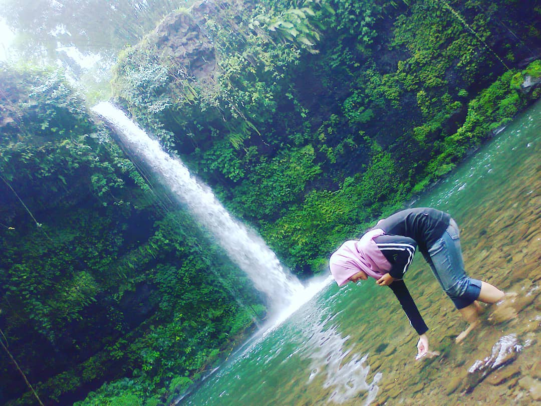 Curug Ceheng via IG @defnitap, Rekomendasi Tempat Wisata di Jawa Tengah, Tempat Wisata di Semarang Jawa Tengah, Tempat Wisata di Salatiga Jawa Tengah, Tempat Wisata di Purwokerto Jawa Tengah, Tempat Wisata di Purworejo, Tempat Wisata di Jawa Tengah Hits Lainnya