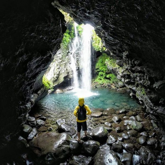Curug Lawang via IG @tegarsatyaa, 1. Miniatur Dunia Purwokerto, 2. Baturaden, 3. Baturraden Adventure Forest, 4. Pancuran 3, 5. Kebun Raya Baturraden, 6. Pancuran 7, 7. Goa Sarabadak, 8. Telaga Sunyi, 9. Curug Telu, 10. Bukit Bintang Baturraden, 11. Curug Bayan, 12. Curug Ceheng, 13. Curug Kedung Lesung, 14. Curug Nangga, 15. Curug Cipendok, 16. Hutan Pinus Limpakuwus, 17. Curug Jenggala Kalipagu, 18. Air Terjun Baturaden GandaTapa, 19. Curug Gede, 20. Curug Gomblang, 21. Desa Wisata Ketenger, 22. Gunung Slamet, 23. Bukit Pandang Munggang, 24. Bukit Watu Meja, 25. Sendang Bidadari, 26. Kebun Bunga Matahari Rempoah, 27. Bukit Agaran, 28. Bukit Tranggulasih, 29. Puncak Dinar, 30. Bukit Gadog, 31. Lokawisata Baturaden, 32. Mandala Wisata Baturaden, 33. Dreamland Waterpark Ajibarang, 34. Alun – alun Purwokerto, 35. Taman Rekreasi Andhang Pangrenan, 36. Kebun Ku Waterpark, 37. Taman Satria, 38. Taman Balai Kemambang, 39. Wisata Batur Agung, 40. Museum Bank Rakyat Indonesia, 41. Museum Wayang Sendang Mas, 42. Monumen Gatot Subroto, 43. Monumen Sepoer, 44. Monument dan Museum Panglima Besar Jenderal Soedirman, 45. Masjid Saka Tunggal Banyumas, 46. Makam Panembahan Kalibening, 47. Klenteng Hok Tek Bio Pasar Wage, 48. Gua Maria Kaliori, 49. Telaga Pucung, 50. Depo Bay Depo Pelita, 51. Wisata Husada Kalibacin, 52. Bendung Gerak Serayu Gambarsari, 53. Curug Carang, 54. Curug Cidadap Semaya, 55. Curug Wanasuta, 56. Curug Jumeneng, 57. Curug Kembar, 58. Curug Lawa, 59. Curug Lima Kedungbanteng, 60. Curug Penganten Baturaden, 61. Curug Sebrangan, 62. Curug Tebela, 63. Curug Urang, 64. Rumah Pohon Puncak Selok, 65. Curug Grenjang, 66. Curug Lawang, 67. Curug Juneng