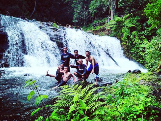 Curug Layung, 1. Curug Tilu Leuwi Opat, 2. Curug Panganten, 3. Curug Panyandaan, 4. Curug Cimahi, 5. Curug Leuwi Kacapi, 6. Curug Cikawari, 7. Curug Katumiri, 8. Curug Layung, 9. Curug Aseupan, 10. Curug Malela, 11. Curug Ngebul, 12. Curug Lalay, 13. Curug Bugbrug, 14. Curug Pameungpeuk, 15. Curug Sumpel, 16. Curug Anom, 17. Curug Halimun Saguling, 18. Curug Cibuluh