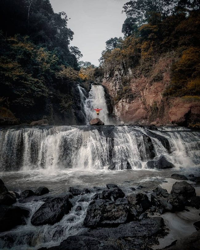Curug Ngebul via IG @sigotik91, 1. Farm House Susu Lembang, 2. Floating Market, Lembang, 3. Orchid Forest, 4. Dusun Bambu, 5. Dago Dream Park, 6. Terminal Wisata Grafika Cikole, 7. Kebun Bunga Begonia, 8. De Ranch, 9. Tebing Keraton, 10. The Lodge Maribaya, 11. Gunung Tangkuban Perahu, 12. Hutan Pinus PAL 16, 13. Stone Garden Citatah, 14. Gunung Putri, 15. Taman Lembah Dewata, 16. Jendela Alam, 17. Natural Hill, 18. Tafso Barn, 19. Curug Tilu Leuwi Opat, 20. Curug Layung &amp; Camping Ground, 21. Gantolle Paralayang Singajaya Cihampelas, 22. Puncak Eurad Pingping, 23. Danau Sanghyang Heuleut, 24. Sendang Geulis Kahuripan, 25. Gunung Batu, 26. Goa Pawon, 27. Curug Cimahi atau Curug Pelangi, 28. Tebing Citatah, 29. Gunung Bendera Padalarang, 30. Maribaya Natural Hot Spring Resort &amp; Glamping Tent, 31. Curug Malela, 32. Curug Penganten, 33. Pine Forest Camp, 34. Danau Wakadobol Batujajar, 35. Gunung Hawu, 36. Kebun Teh Sukawana, 37. Curug Aseupan, 38. Curug Bugbrug, 39. Wana Wisata Pasir Ipis, 40. Sungai Cikahuripan, Green Canyonnya Bandung, 41. Curug Ngebul, 42. Pemandian Air Panas Nagrak, 43. Ganesha H Equestrian, 44. Curug Buana Rongga, 45. Curug Omas, 46. Curug Sumpel, 47. Curug Kuya, 48. Curug Katumiri