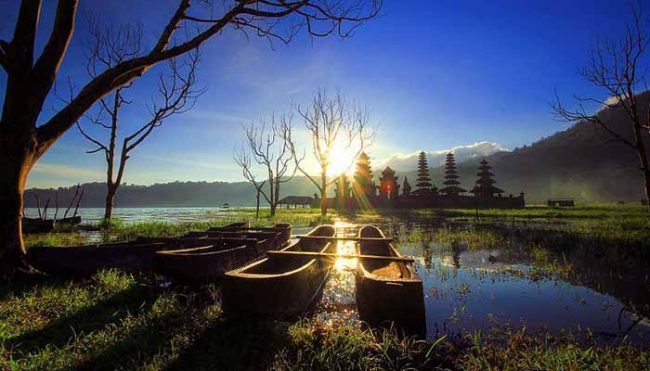 Danau Tamblingan, 1. Air Terjun Lembah Jian, 2. Air Terjun Bertingkat Gitgit, 3. Air Panas Banjar, 4. Air Terjun Mekalongan, 5. Air Terjun Lemukih, 6. Air Terjun yeh Mampeh, 7. Air Terjun Melanting, 8. Air Terjun Munduk, 9. Air Terjun Banyumala, 10. Air Terjun Tembok Barak, 11. Air Terjun Aling – Aling, 12. Air Terjun Jambangan, 13. Air Terjun Sekumpul, 14. Air Terjun Carat Kecil, 15. Air Terjun Carat Besar, 16. Bali Handara Kosaido, 17. Air Terjun Kroya, 18. Air Terjun Yeh Salem, 19. Air Terjun Jembong, 20. Air Terjun Wana Ayu, 21. Air Terjun Tinggarsari, 22. Air Terjun Pucak Manik, 23. Air Terjun Sing – Sing, 24. Air Terjun Colek Pamor, 25. Air Terjun Ceburan, 26. Air Terjun Pucuk, 27. Air Terjun Kembar Sambangan, 28. Air Terjun Cemara, 29. Air Terjun Canging, 30. Air Terjun Dedari, 31. Air Terjun Fiji, 32. Air Terjun Bengbengan, 33. Air Terjun Amer Pakisan, 34. Air Terjun Yeh Bayah, 35. Pantai Batu Sungu, 36. Pantai Penuktukan, 37. Pantai Umeanyar, 38. Pantai Penimbangan, 39. Pantai Banyuwedang, 40. Air Panas Banyuwedang, 41. Pantai Gondol, 42. Pantai Pemuteran, 43. Pantai Goris Pejarakan, 44. Pantai Kerobokan, 45. Pantai Lovina, 46. Pantai Batu Ampar Pejarakan, 47. Vihara Buddha Banjar, 48. Pemandian Air Sanih, 49. Taman Nasional Bali Barat, 50. Ex Pelabuhan Buleleng, 51. Danau Buyan, 52. Danau Tamblingan, 53. Ayunan dan Anjungan Wanagiri, 54. Wisata Desa Kuno Sembiran, 55. Pemandangan Sekitar Pura Bukit Pucak Sakti, 56. Wisata Desa Julah, 57. Situs Batu Gambir Upit, 58. Gedong Kirtya, 59. Pantai Celagi Bantes, 60. Pura Ponjok Batu, 61. Museum Buleleng, 62. Rumah Pohon Temega, 63. Desa Wisata Bulian, 64. Krisna Fantastic Land, 65. Pasar Anyar, 66. Pulau Menjangan, 67. Budidaya Mutiara Penyambangan, 68. Pura Dalem Segara Madu, 69. Pura Beji Sangsit, 70. Bukit Batu Kursi, 71. Pulau Putih, 72. Desa Wisata Sidetapa, 73. Desa Wisata Cempage, 74. Kubu Hobbit Pedawa, 75. Menara Bambu Tigawasa, 76. Pantai Sanggalangit, 77. Pantai Pacung, 78. Wisata Selfie Madenan, 79. Air Terjun Bertingkat Silangjana, 80. Pantai Tukad Puyung Bukti, 81. Pantai Anturan, 82. Pemandian Mumbul Anturan, 83. Bendungan Tirab Ularan, 84. Bendungan Gerogak, 85. Terasering Busungbiu, 86. Desa Wisata Bebetin, 87. Air Terjun Seseran, 88. Desa Wisata Kaliasem, 89. Bukit Teletubbies Kubutambahan, 90. Agrowisata Sepang, 91. Desa Wisata Subuk, 92. Air Terjun Umejero, 93. Agrowisata Umejero, 94. Taman Kota Singaraja, 95. Agrowisata Anggur Banyupoh, 96. Pura Pulaki, 97. Pantai Pulaki, 98. Pelabuhan Celukan Bawang, 99. Pantai Sangsit