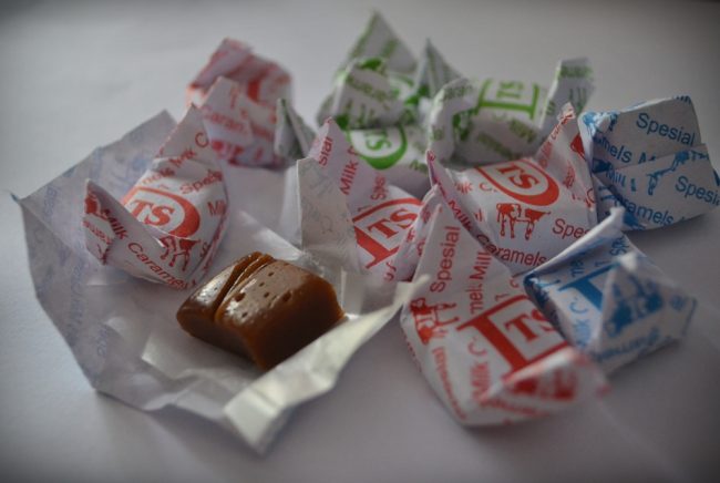 Dodol Susu via Jitunews, 1. Dodol Susu, 2. Olahan Sapi, 3. Kerupuk Kulit, 4. Karak Jadah, 5. Keripik Ceker Khas Boyolali, 6. Petis Sapi, 7. Keju Khas Boyolali, 8. Soto Seger Khas Boyolali, 9. Nasi Tumpang Boyolali, 10. Tahu Susu, 11. Jenang Pecel, 12. Abon Lele, 13. Marning, 14. Susu Segar Boyolali, 15. Bebek Goreng, 16. Kerupuk Susu, 17. Lento (Mento)