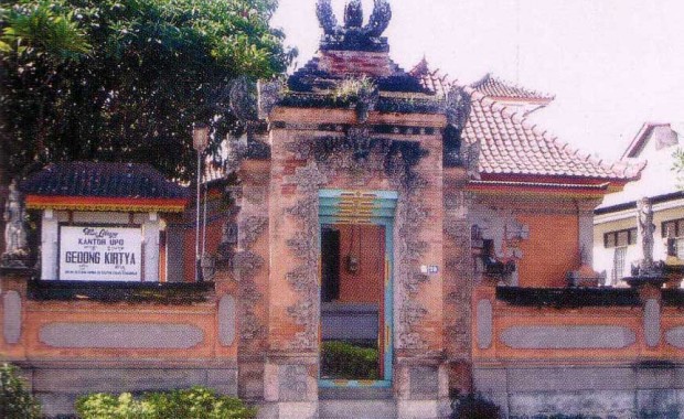 Gedong Kirtya via Dewatanews, 1. Air Terjun Lembah Jian, 2. Air Terjun Bertingkat Gitgit, 3. Air Panas Banjar, 4. Air Terjun Mekalongan, 5. Air Terjun Lemukih, 6. Air Terjun yeh Mampeh, 7. Air Terjun Melanting, 8. Air Terjun Munduk, 9. Air Terjun Banyumala, 10. Air Terjun Tembok Barak, 11. Air Terjun Aling – Aling, 12. Air Terjun Jambangan, 13. Air Terjun Sekumpul, 14. Air Terjun Carat Kecil, 15. Air Terjun Carat Besar, 16. Bali Handara Kosaido, 17. Air Terjun Kroya, 18. Air Terjun Yeh Salem, 19. Air Terjun Jembong, 20. Air Terjun Wana Ayu, 21. Air Terjun Tinggarsari, 22. Air Terjun Pucak Manik, 23. Air Terjun Sing – Sing, 24. Air Terjun Colek Pamor, 25. Air Terjun Ceburan, 26. Air Terjun Pucuk, 27. Air Terjun Kembar Sambangan, 28. Air Terjun Cemara, 29. Air Terjun Canging, 30. Air Terjun Dedari, 31. Air Terjun Fiji, 32. Air Terjun Bengbengan, 33. Air Terjun Amer Pakisan, 34. Air Terjun Yeh Bayah, 35. Pantai Batu Sungu, 36. Pantai Penuktukan, 37. Pantai Umeanyar, 38. Pantai Penimbangan, 39. Pantai Banyuwedang, 40. Air Panas Banyuwedang, 41. Pantai Gondol, 42. Pantai Pemuteran, 43. Pantai Goris Pejarakan, 44. Pantai Kerobokan, 45. Pantai Lovina, 46. Pantai Batu Ampar Pejarakan, 47. Vihara Buddha Banjar, 48. Pemandian Air Sanih, 49. Taman Nasional Bali Barat, 50. Ex Pelabuhan Buleleng, 51. Danau Buyan, 52. Danau Tamblingan, 53. Ayunan dan Anjungan Wanagiri, 54. Wisata Desa Kuno Sembiran, 55. Pemandangan Sekitar Pura Bukit Pucak Sakti, 56. Wisata Desa Julah, 57. Situs Batu Gambir Upit, 58. Gedong Kirtya, 59. Pantai Celagi Bantes, 60. Pura Ponjok Batu, 61. Museum Buleleng, 62. Rumah Pohon Temega, 63. Desa Wisata Bulian, 64. Krisna Fantastic Land, 65. Pasar Anyar, 66. Pulau Menjangan, 67. Budidaya Mutiara Penyambangan, 68. Pura Dalem Segara Madu, 69. Pura Beji Sangsit, 70. Bukit Batu Kursi, 71. Pulau Putih, 72. Desa Wisata Sidetapa, 73. Desa Wisata Cempage, 74. Kubu Hobbit Pedawa, 75. Menara Bambu Tigawasa, 76. Pantai Sanggalangit, 77. Pantai Pacung, 78. Wisata Selfie Madenan, 79. Air Terjun Bertingkat Silangjana, 80. Pantai Tukad Puyung Bukti, 81. Pantai Anturan, 82. Pemandian Mumbul Anturan, 83. Bendungan Tirab Ularan, 84. Bendungan Gerogak, 85. Terasering Busungbiu, 86. Desa Wisata Bebetin, 87. Air Terjun Seseran, 88. Desa Wisata Kaliasem, 89. Bukit Teletubbies Kubutambahan, 90. Agrowisata Sepang, 91. Desa Wisata Subuk, 92. Air Terjun Umejero, 93. Agrowisata Umejero, 94. Taman Kota Singaraja, 95. Agrowisata Anggur Banyupoh, 96. Pura Pulaki, 97. Pantai Pulaki, 98. Pelabuhan Celukan Bawang, 99. Pantai Sangsit