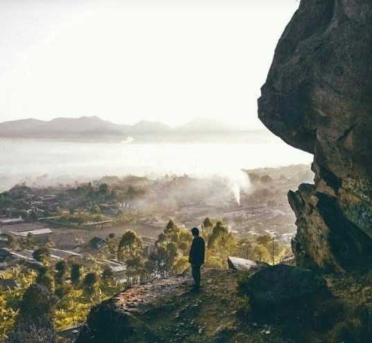 Gunung Batu via IG @TYUNIAR93, 1. Farm House Susu Lembang, 2. Floating Market, Lembang, 3. Orchid Forest, 4. Dusun Bambu, 5. Dago Dream Park, 6. Terminal Wisata Grafika Cikole, 7. Kebun Bunga Begonia, 8. De Ranch, 9. Tebing Keraton, 10. The Lodge Maribaya, 11. Gunung Tangkuban Perahu, 12. Hutan Pinus PAL 16, 13. Stone Garden Citatah, 14. Gunung Putri, 15. Taman Lembah Dewata, 16. Jendela Alam, 17. Natural Hill, 18. Tafso Barn, 19. Curug Tilu Leuwi Opat, 20. Curug Layung &amp; Camping Ground, 21. Gantolle Paralayang Singajaya Cihampelas, 22. Puncak Eurad Pingping, 23. Danau Sanghyang Heuleut, 24. Sendang Geulis Kahuripan, 25. Gunung Batu, 26. Goa Pawon, 27. Curug Cimahi atau Curug Pelangi, 28. Tebing Citatah, 29. Gunung Bendera Padalarang, 30. Maribaya Natural Hot Spring Resort &amp; Glamping Tent, 31. Curug Malela, 32. Curug Penganten, 33. Pine Forest Camp, 34. Danau Wakadobol Batujajar, 35. Gunung Hawu, 36. Kebun Teh Sukawana, 37. Curug Aseupan, 38. Curug Bugbrug, 39. Wana Wisata Pasir Ipis, 40. Sungai Cikahuripan, Green Canyonnya Bandung, 41. Curug Ngebul, 42. Pemandian Air Panas Nagrak, 43. Ganesha H Equestrian, 44. Curug Buana Rongga, 45. Curug Omas, 46. Curug Sumpel, 47. Curug Kuya, 48. Curug Katumiri