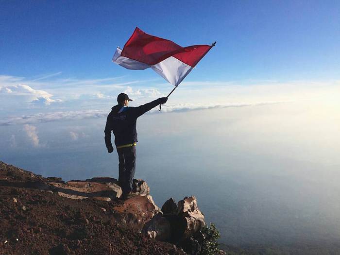 Gunung Slamet via IG @vinkan_bahraiys, 1. Objek Wisata Terkenal Baturaden di Purwokerto, 2. Tempat Wisata Alam Curug Gede di Purwokerto, 3. Objek Wisata Alam Air Terjun Curug Ceheng di Purwokerto, 4. Tempat Wisata Seru di Baturraden Adventure Forest Purwokerto, 5. Objek Wisata Air hangat belerang di Pancuran 7 di Purwokerto, 6. Tempat Wisata Seru Telaga sunyi di Purwokerto, 7. Objek Wisata Alam Curug Cipendok, 8. Objek Wisata Religi Gua Maria Kaliori di Purwokerto, 9. Wisata Kuliner Mendoan khas Purwokerto, 10. Destinasi Wisata Menantang Mendaki Gunung Slamet, 11. Tempat Wisata Seru Pemandian Kalibacin , 12. Tempat Wisata Keluarga Batur Agung di Purwokerto (Sudah Tutup), 13. Tempat Rekreasi Keluarga Telaga Pucung , 14. Monumen Panglima Besar Jenderal Sudirman , 15. Wahana Rekreasi Dreamland Park Pancasan di Purwokerto, 16. Wahana Permainan Seru Crossworld Paintball, 17. Nyantai di Alun-alun Lama Kota Banyumas, 18. Serunya Liburan di Depo Bay Depo Pelita Purwokerto, 19. Objek Wisata Terbaru Curug Nangga Di Banyumas, 20. Bukit Watu Meja, 21. Museum Bank Rakyat Indonesia, 22. Wisata Bendungan Gerak Serayu, 23. Tempat Wisata Alam Bukit Tranggulasih Purwokerto, 24. Liburan Seru ke Batur Agung Mount of Fun Purwokerto, 25. Wisata Alam Curug Gomblang di Purwokerto, 26. Curug Bayan, 27. Curug Telu, 28. Bukit Bintang Baturaden, 29. Wisata Alam Pancuran 3 Purwokerto, 30. Miniatur Dunia Purwokerto (Small World), 31. Bukit Pandang Munggang, 32. Puncak Dinar, 33. Bukit Gadog, 34. Kebun Bunga Matahari Rempoah, 35. Bukit Agaran, 36. Hutan Pinus Limpakuwus, 37. Curug Pinang, 38. The Forest Island, 39. The Village Purwokerto, 40. Bumi Perkemahan Wana Wisata Baturaden, 41. Taman Kaloka Widya Mandala