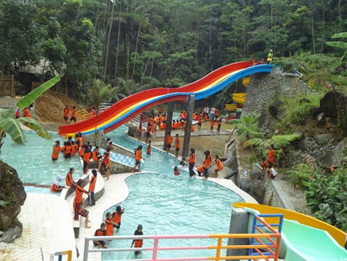 Kebun Ku Waterpark via Uhbacid, 1. Miniatur Dunia Purwokerto, 2. Baturaden, 3. Baturraden Adventure Forest, 4. Pancuran 3, 5. Kebun Raya Baturraden, 6. Pancuran 7, 7. Goa Sarabadak, 8. Telaga Sunyi, 9. Curug Telu, 10. Bukit Bintang Baturraden, 11. Curug Bayan, 12. Curug Ceheng, 13. Curug Kedung Lesung, 14. Curug Nangga, 15. Curug Cipendok, 16. Hutan Pinus Limpakuwus, 17. Curug Jenggala Kalipagu, 18. Air Terjun Baturaden GandaTapa, 19. Curug Gede, 20. Curug Gomblang, 21. Desa Wisata Ketenger, 22. Gunung Slamet, 23. Bukit Pandang Munggang, 24. Bukit Watu Meja, 25. Sendang Bidadari, 26. Kebun Bunga Matahari Rempoah, 27. Bukit Agaran, 28. Bukit Tranggulasih, 29. Puncak Dinar, 30. Bukit Gadog, 31. Lokawisata Baturaden, 32. Mandala Wisata Baturaden, 33. Dreamland Waterpark Ajibarang, 34. Alun – alun Purwokerto, 35. Taman Rekreasi Andhang Pangrenan, 36. Kebun Ku Waterpark, 37. Taman Satria, 38. Taman Balai Kemambang, 39. Wisata Batur Agung, 40. Museum Bank Rakyat Indonesia, 41. Museum Wayang Sendang Mas, 42. Monumen Gatot Subroto, 43. Monumen Sepoer, 44. Monument dan Museum Panglima Besar Jenderal Soedirman, 45. Masjid Saka Tunggal Banyumas, 46. Makam Panembahan Kalibening, 47. Klenteng Hok Tek Bio Pasar Wage, 48. Gua Maria Kaliori, 49. Telaga Pucung, 50. Depo Bay Depo Pelita, 51. Wisata Husada Kalibacin, 52. Bendung Gerak Serayu Gambarsari, 53. Curug Carang, 54. Curug Cidadap Semaya, 55. Curug Wanasuta, 56. Curug Jumeneng, 57. Curug Kembar, 58. Curug Lawa, 59. Curug Lima Kedungbanteng, 60. Curug Penganten Baturaden, 61. Curug Sebrangan, 62. Curug Tebela, 63. Curug Urang, 64. Rumah Pohon Puncak Selok, 65. Curug Grenjang, 66. Curug Lawang, 67. Curug Juneng