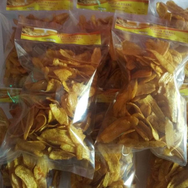 Keripik Pisang via Tokopedia, 1. Timus, 2. Balung Kethek Super, 3. Grubi, 4. Ayam Tim Mbok Yem, 5. Sate Landak, 6. Soto Karang, 7. Sup Buntut, 8. Ayam Panggang Khas Karanganyar, 9. Sate Kambing Karanganyar, 10. Bollen Ubigo, 12. Durian, 13. Blangkon, 14. Kincir Angin, 15. Keripik Pisang